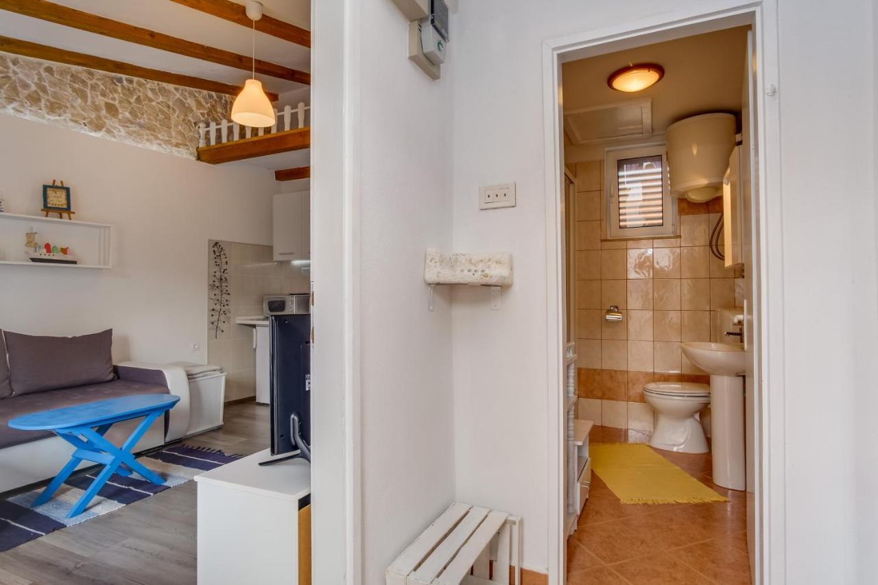 Apartments Kastel Veli Losinj Exterior photo